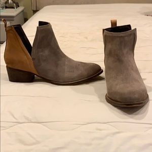 Diba True booties. Size 9.5